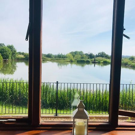 Bransford Farm Fishery & B & B 외부 사진