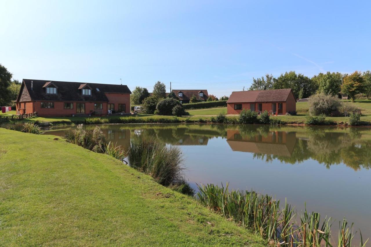 Bransford Farm Fishery & B & B 외부 사진