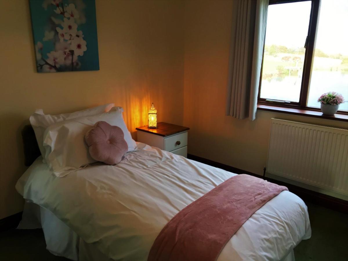 Bransford Farm Fishery & B & B 외부 사진