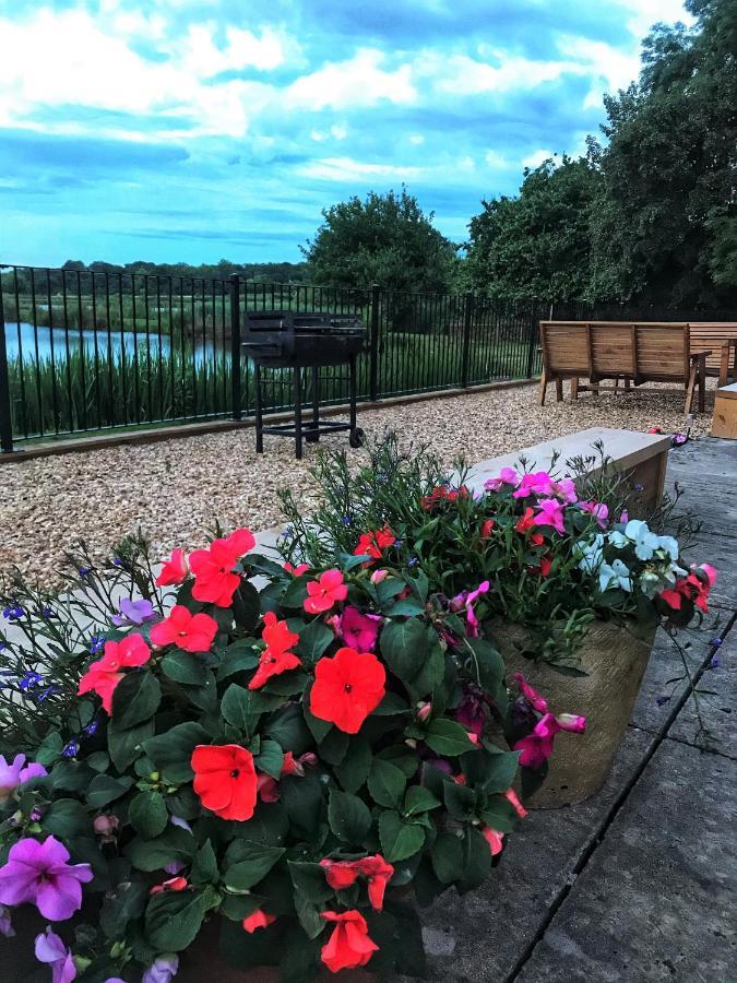 Bransford Farm Fishery & B & B 외부 사진