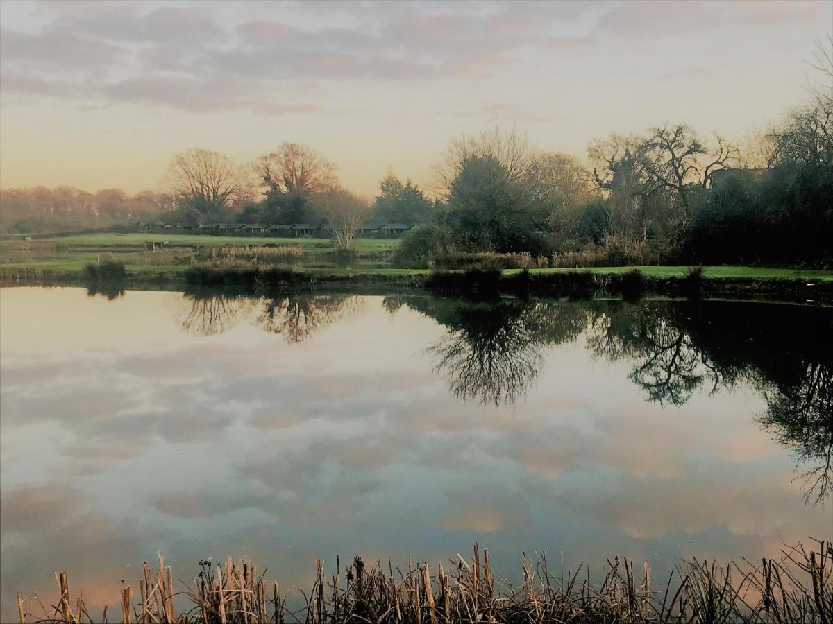 Bransford Farm Fishery & B & B 외부 사진