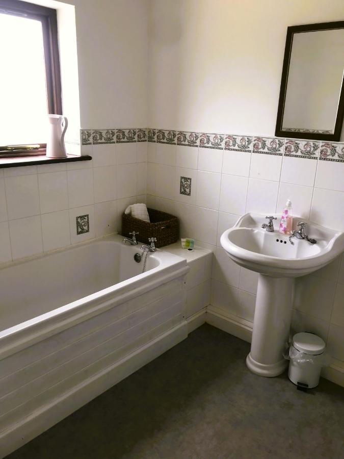 Bransford Farm Fishery & B & B 외부 사진