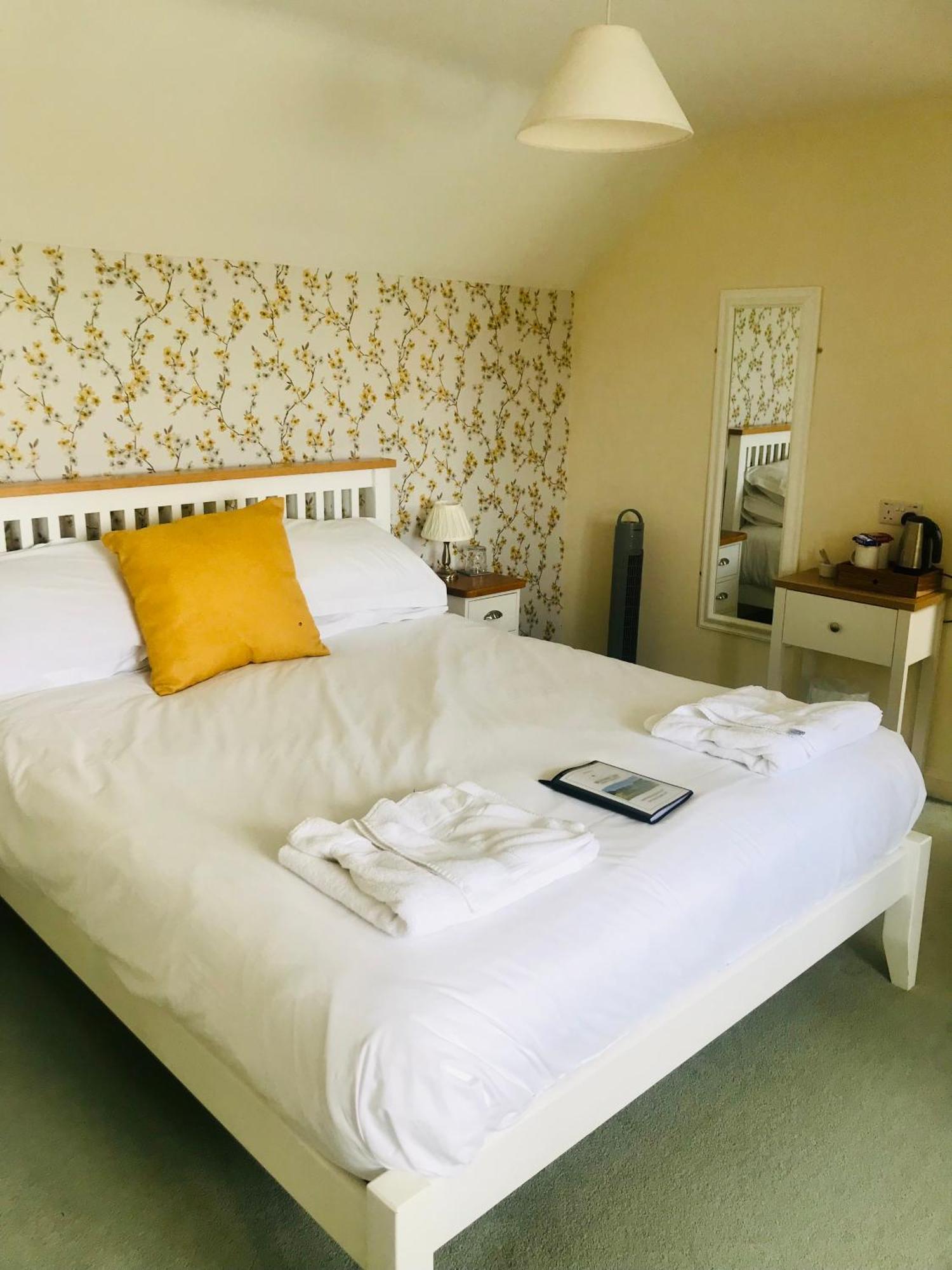 Bransford Farm Fishery & B & B 외부 사진
